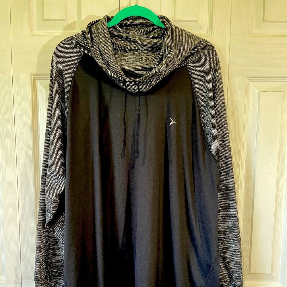 Old Navy Athletic Pullover Women’s 4X Plus, NWOT Black and Gray